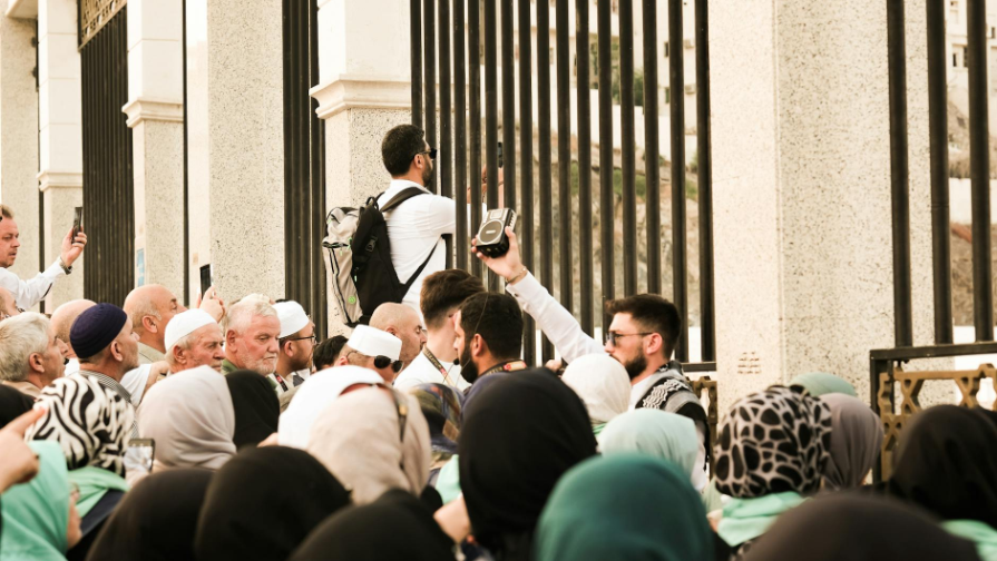 Иранның рухани көсемі Әли Хаменеи өмірден озды