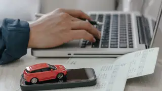 اۆتوستراحوۆانيە ۆ كازاحستانە: دەپۋتات پرەدلوجيل رەفورمۋ سيستەمى ۆىپلات