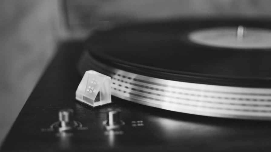 Нурлан Коянбаев поделился архивным видео из дискотеки 90-х