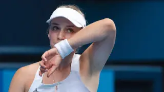 Елена Рыбакина начала турнир в США с непростой победы над американкой