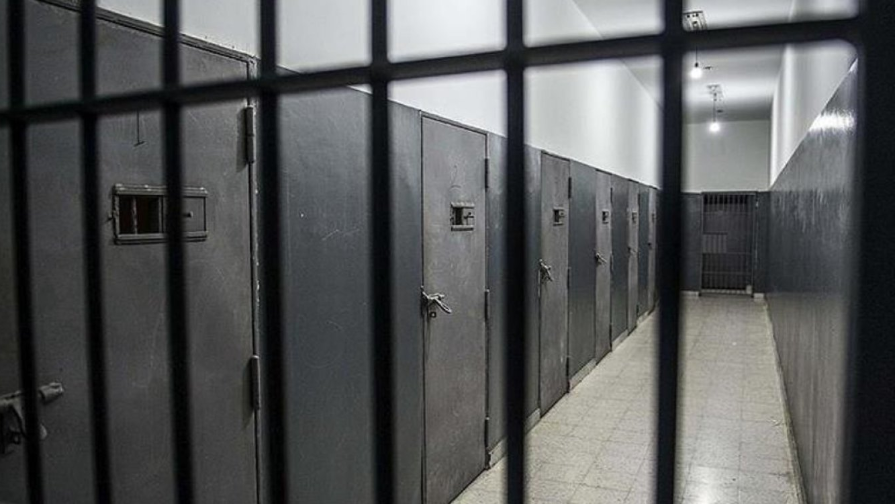 Eki qyzdy zorlaǵany úshin sottalǵan akter túrmede qaıtys boldy