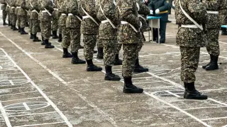 Qazaqstandaǵy kóktemgi áskerge shaqyrý: kimderge jáne qashan habarlama keledi?