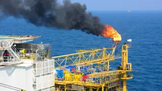 Iran predýpredıl o skoryh ýdarah po neftánym obektam v Persıdskom zalıve