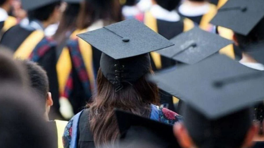 «Bolashaq» baǵdarlamasy: Depýtattar aqshany qaıtarý erejesin ózgertýdi talap etti