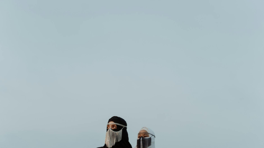 Obraz Madıny Sadvakasovoı k Naýryzý vyzval spory v setı