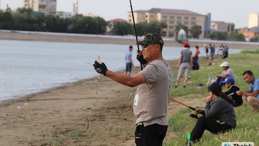 رىباكي اتىراۋ پروتەستۋيۋت پروتيۆ زاپرەتا نا نوچنۋيۋ لوۆليۋ