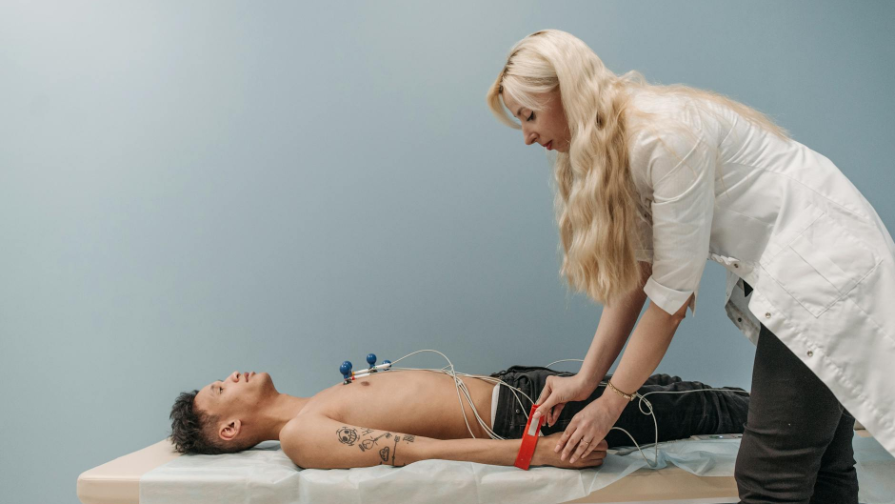 Кардиолог ұйқыдағы қауіпті ауруларды атады: Өлімге әкелуі мүмкін себептер