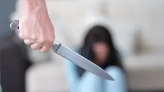 16 جاستاعى قىزدى پىشاقتاپ جارالاعاننان كەيىن قۇتقارىپ قالدى