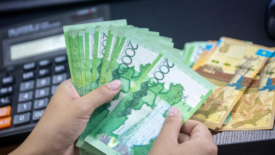 Qaı depozıtti tańdasańyz, 20% syıaqy alasyz ba? Salymdar boıynsha mólsherlemelerge sholý