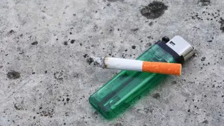 Petropavlda qydyryp júrip taýyp alǵan temekini shekken boıjetken jansaqtaý bólimine tústi