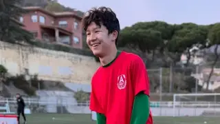 Kazakhstani Teen Karim Mendikanov Signs with FC Barcelona