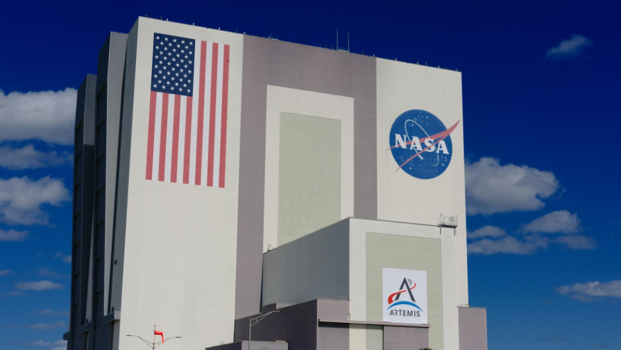 Астронавты Artemis II поделились впечатлениями от вида обратной стороны Луны