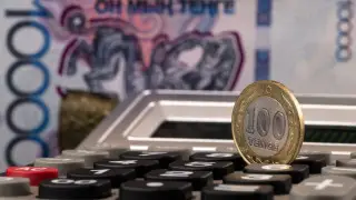 Kazakhstan's Job Market: Who's Earning Up to 4.2 Million Tenge؟