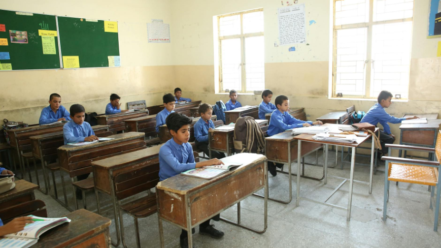 Shoqan School A. Tasmaǵambetova men Q. Raqyshev atyndaǵy mektep daryndy shákirtterge grant bóletinin habarlady