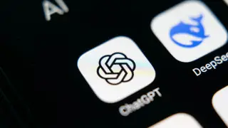 OpenAI كومپانياسى ۆيرۋستىق شابۋىلعا ۇشىرادى: سەرتيفيكاتتاردى كەرى قايتارىپ الۋ تۋرالى ەسكەرتتى