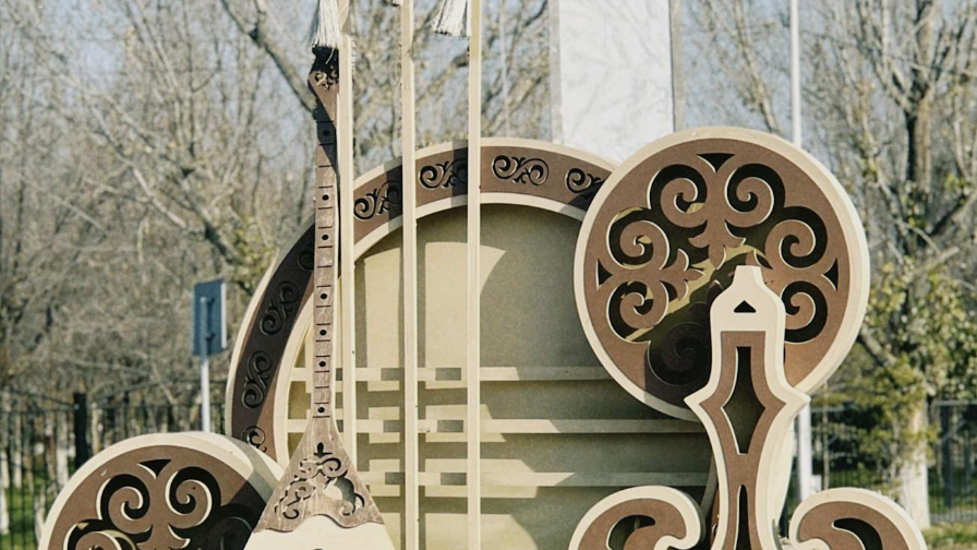 Казахстан: Можно ли использовать флаг СССР 9 мая?