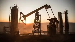 Seny na neft Brent prevysılı $100 na fone neopredelennostı peregovorov SSHA ı Irana