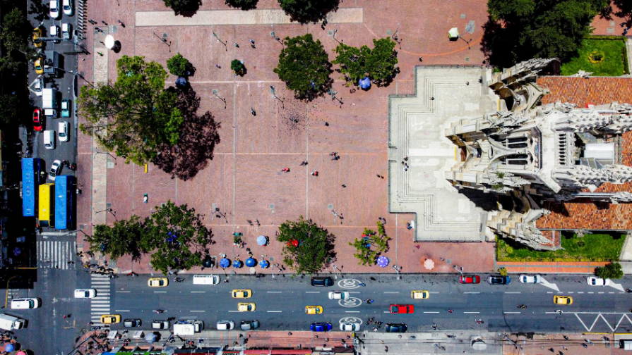 Kolýmbıadaǵy qandy jarylys: qaza tapqandar arasynda balalar bar