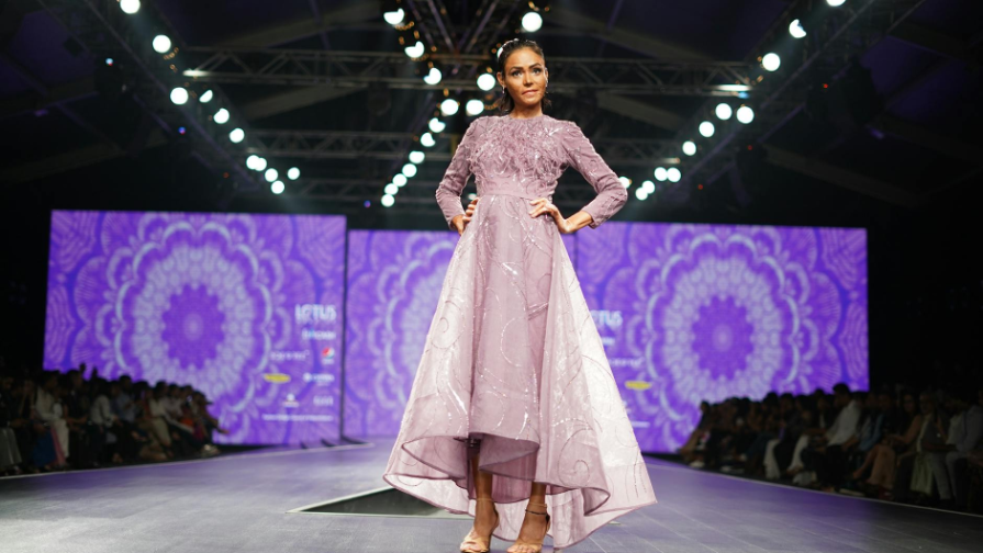 Әлемді бағындырады: Майра Мұхамедқызының 14 жастағы қызы Аида подиумға шықты