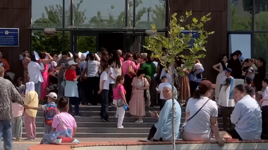 Шымкентте тегін жүзу секциясына жазылу жұртшылықты дүрліктірді