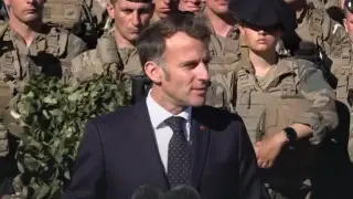 Макрон Ормуз бұғазын дереу босатуға шақырды