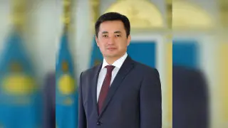 Aıbek Dadebaı vozglavıl novýıý partıý "Adılet": kýrs na spravedlıvost