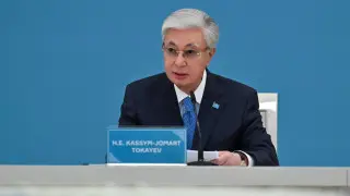 الەم ليدەرلەرى قاسىم-جومارت توقايەۆتى تۋعان كۇنىمەن قۇتتىقتادى