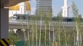 В Астане объяснили причины остановки поездов LRT: виноваты пассажиры