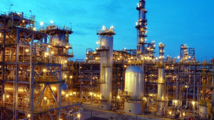 Tengiz Oil Production Halted Briefly; Chevron Downplays Incident