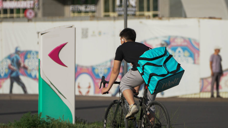 Kazakh Youth Opt for Quick Cash Over Careers، Threatening Economic Future