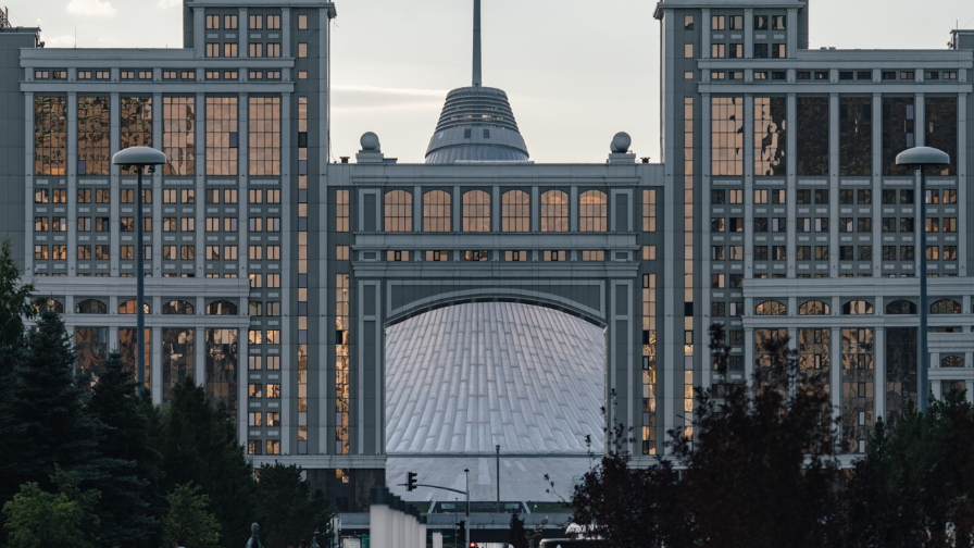 Astana's Two Shores: Exploring the Contrasts Between Left and Right Banks
