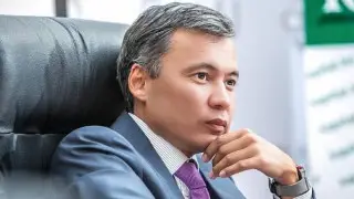 «Tolyq tizimdi usynyńyz»: Áıgili bankır Jomart Ertaevtyń isi amnıstıa talqylaýynda eske alyndy