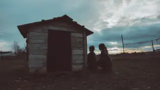 Қарағандыда балаларды қорлаған отбасы сотталды: Ата-ана мен қызына бас бостандығынан айыру жазасы кесілді